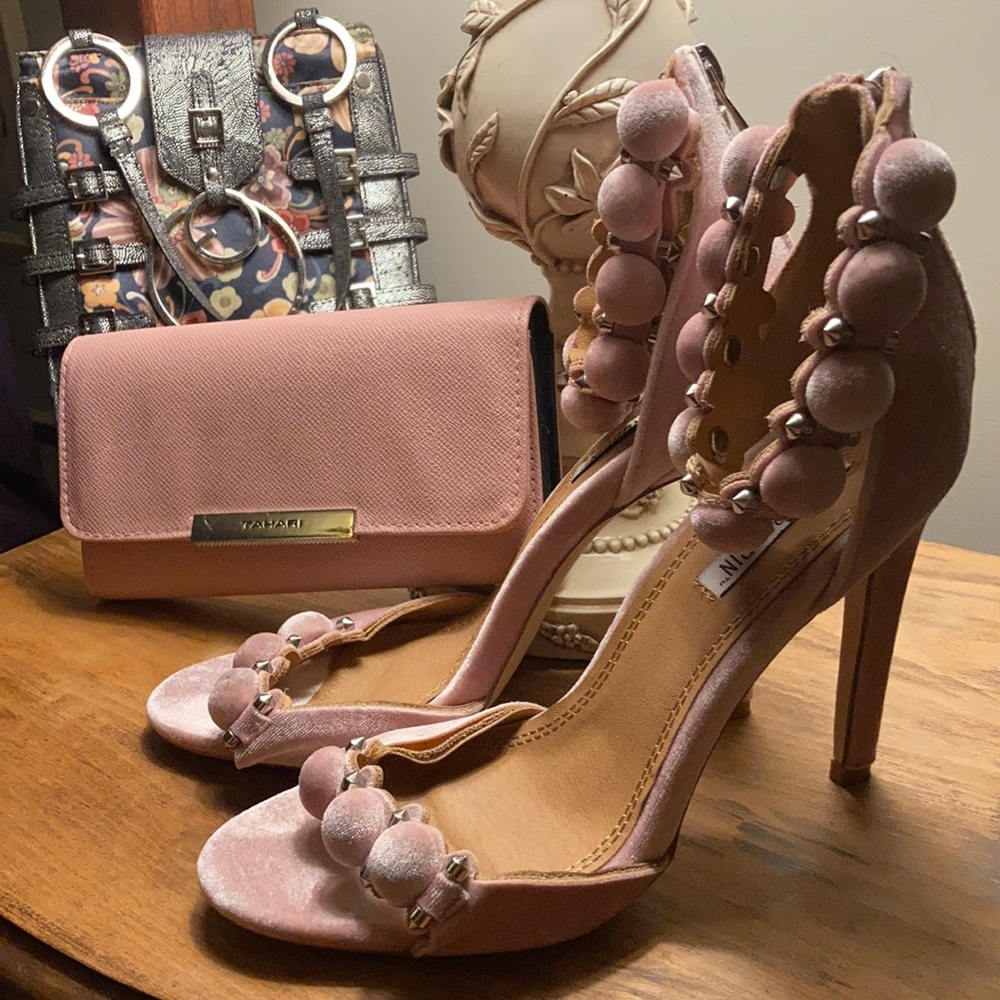 Salmon colored sandals, 4” heels, size 8, Cape Robbin brand